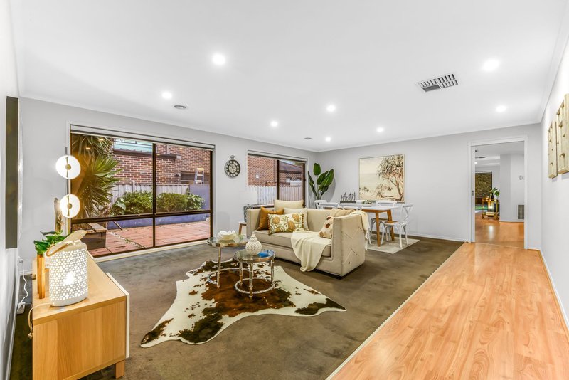 Photo - 4 Ferntree Grove, Aspendale Gardens VIC 3195 - Image 9