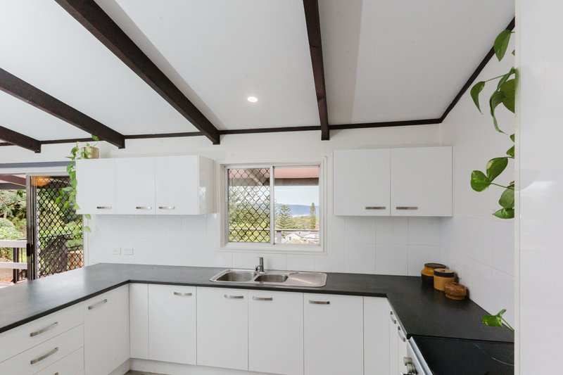 Photo - 4 Ferntree Lane, Lower Beechmont QLD 4211 - Image 6