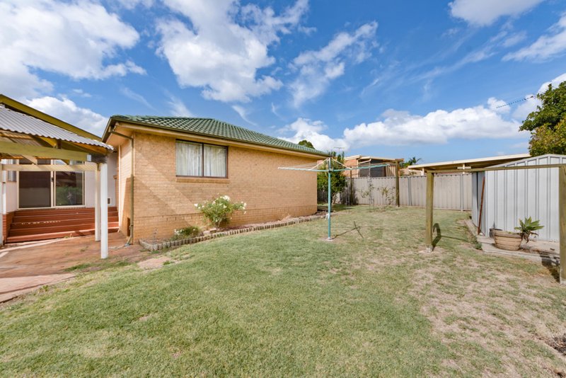 Photo - 4 Ficus Place, Macquarie Fields NSW 2564 - Image 10