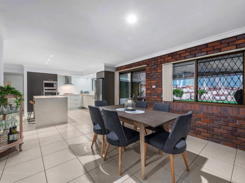 Photo - 4 Fiesta Court, Everton Hills QLD 4053 - Image 7