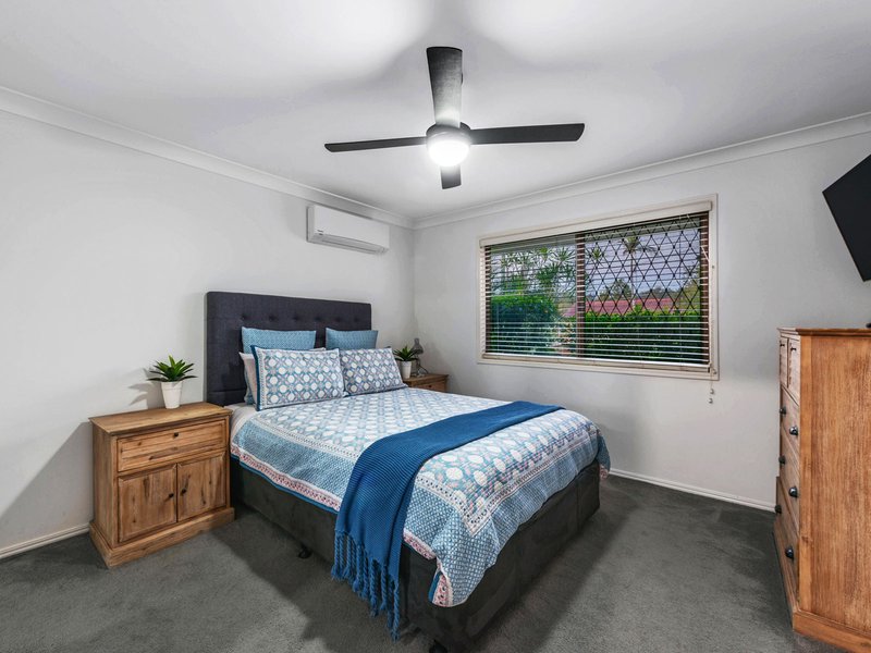 Photo - 4 Fiesta Court, Everton Hills QLD 4053 - Image 9