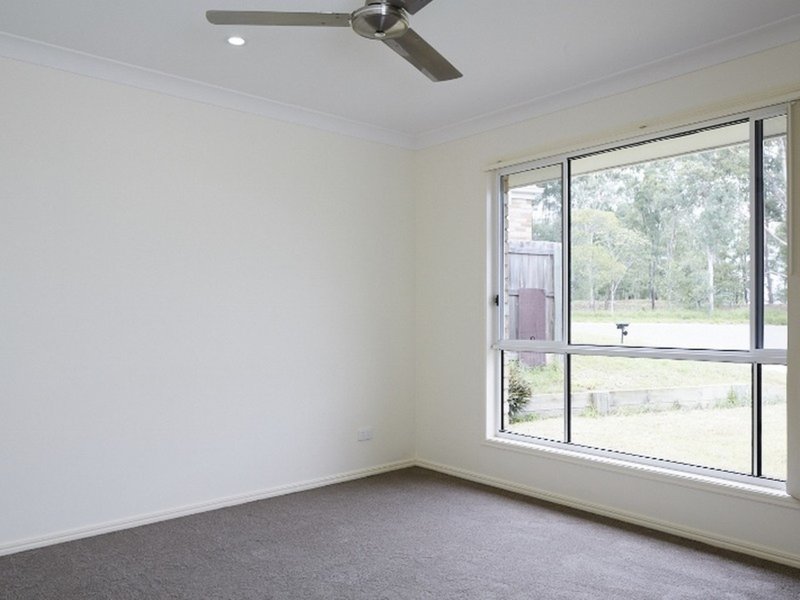 Photo - 4 Finley Street, Gleneagle QLD 4285 - Image 8