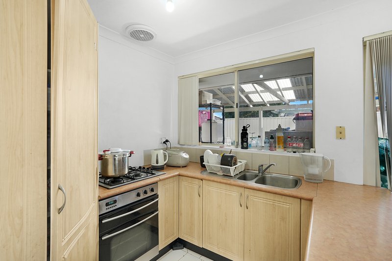 Photo - 4 Firethorn Retreat, Mirrabooka WA 6061 - Image 7