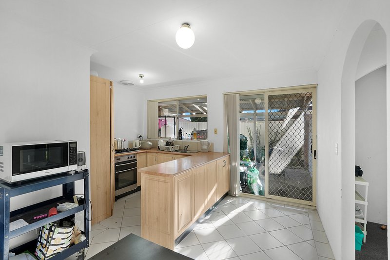 Photo - 4 Firethorn Retreat, Mirrabooka WA 6061 - Image 12