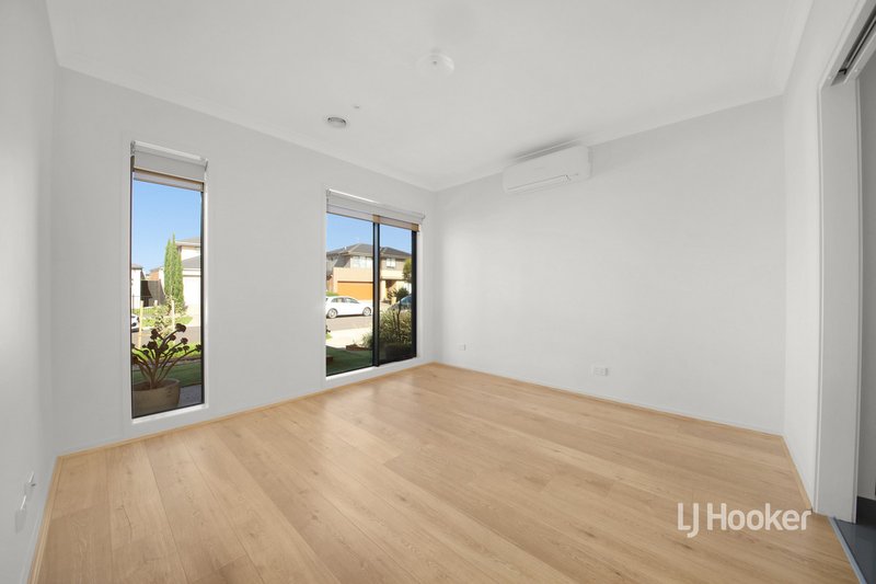 Photo - 4 Flatbush Avenue, Point Cook VIC 3030 - Image 4