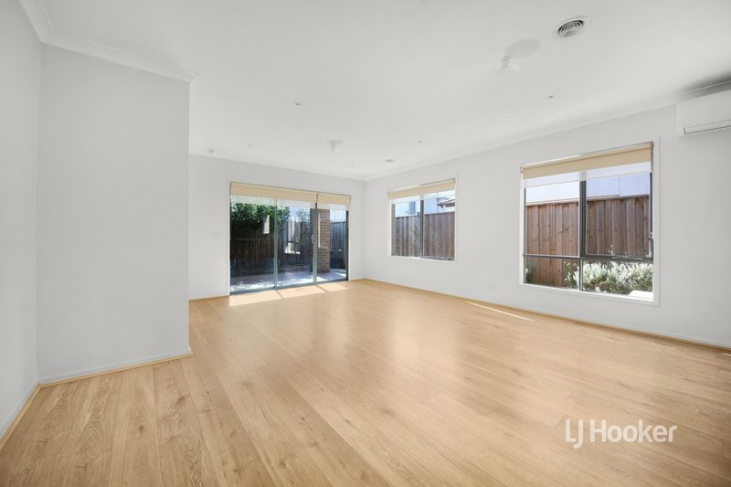 Photo - 4 Flatbush Avenue, Point Cook VIC 3030 - Image 9