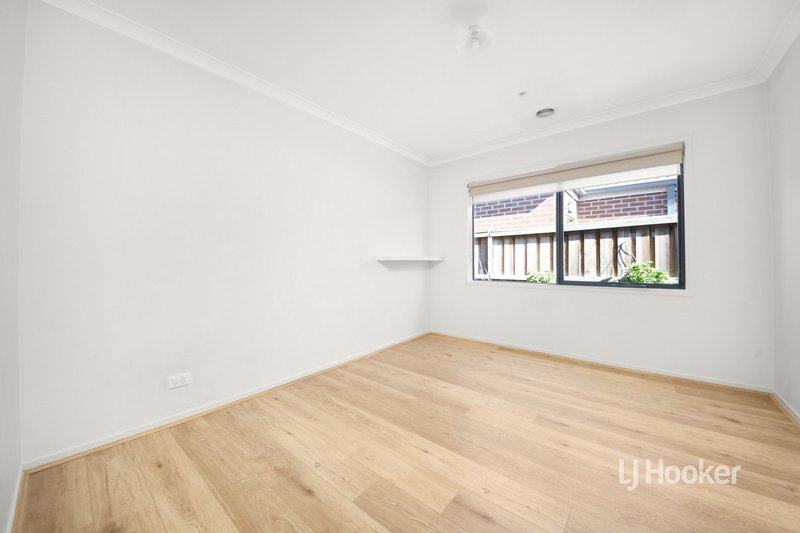 Photo - 4 Flatbush Avenue, Point Cook VIC 3030 - Image 12