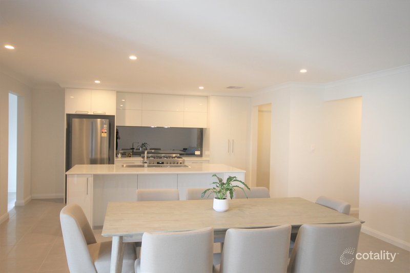 Photo - 4 Fleet Way, Brabham WA 6055 - Image 2