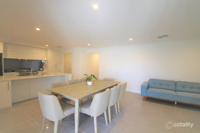 Photo - 4 Fleet Way, Brabham WA 6055 - Image 3