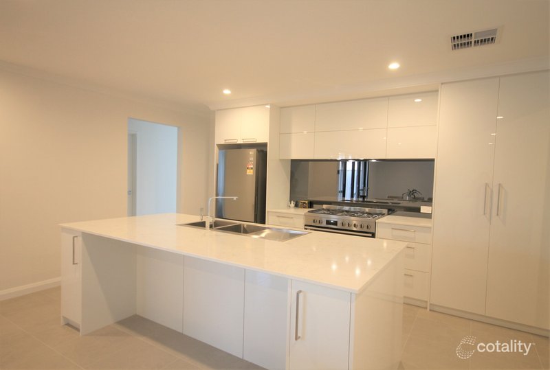 Photo - 4 Fleet Way, Brabham WA 6055 - Image 5