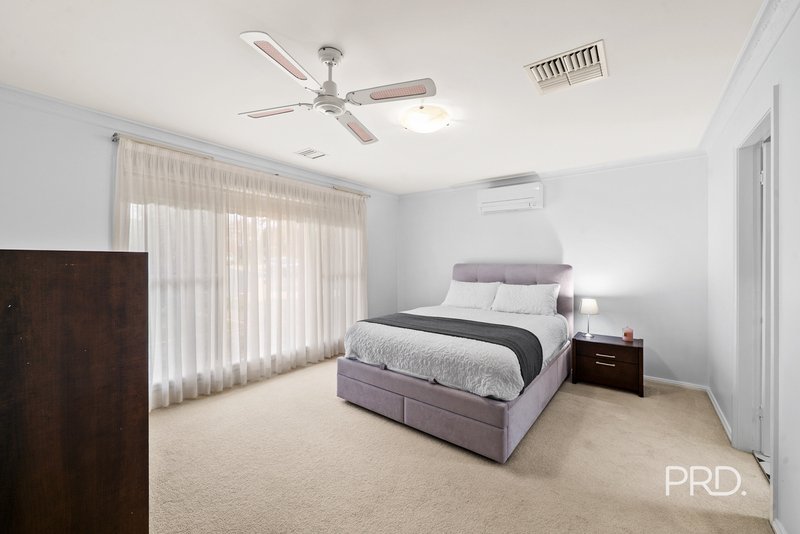 Photo - 4 Fletcher Place, Kooringal NSW 2650 - Image 3