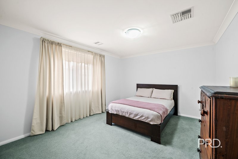 Photo - 4 Fletcher Place, Kooringal NSW 2650 - Image 12