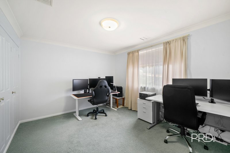 Photo - 4 Fletcher Place, Kooringal NSW 2650 - Image 13