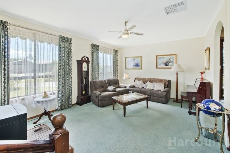 Photo - 4 Fleur Court, Delacombe VIC 3356 - Image 5