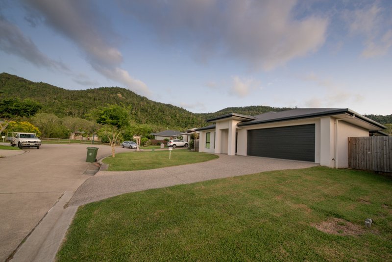 Photo - 4 Flinders Court, Cannonvale QLD 4802 - Image 4