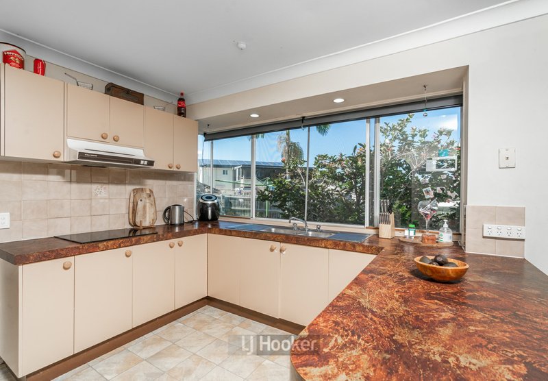 Photo - 4 Flinders Crescent, Boronia Heights QLD 4124 - Image 8