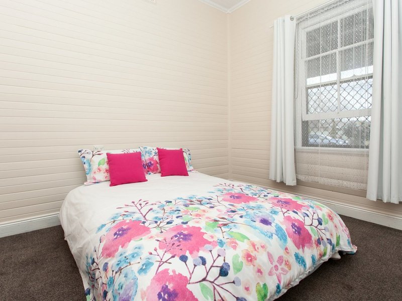 Photo - 4 Florence Street, Cessnock NSW 2325 - Image 8