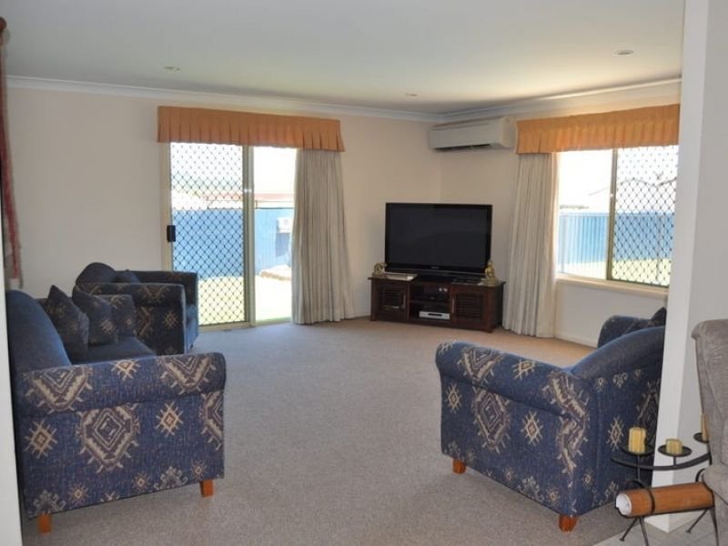 Photo - 4 Flounder Street, Andergrove QLD 4740 - Image 5