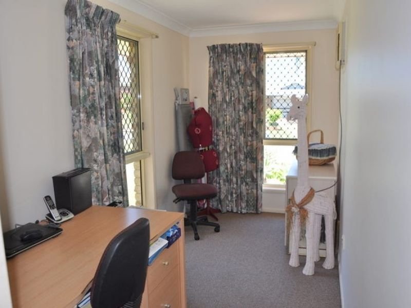 Photo - 4 Flounder Street, Andergrove QLD 4740 - Image 6