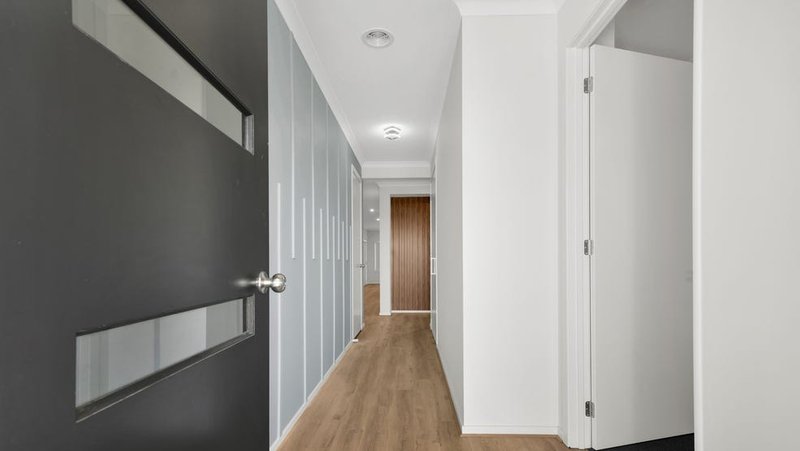 Photo - 4 Fluorite Street, Donnybrook VIC 3064 - Image 2