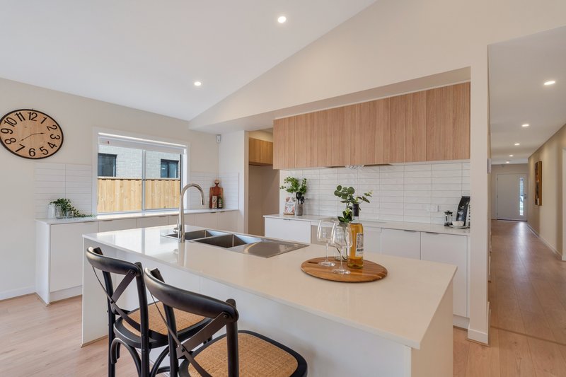 Photo - 4 Foal Way, Kilmore VIC 3764 - Image 8