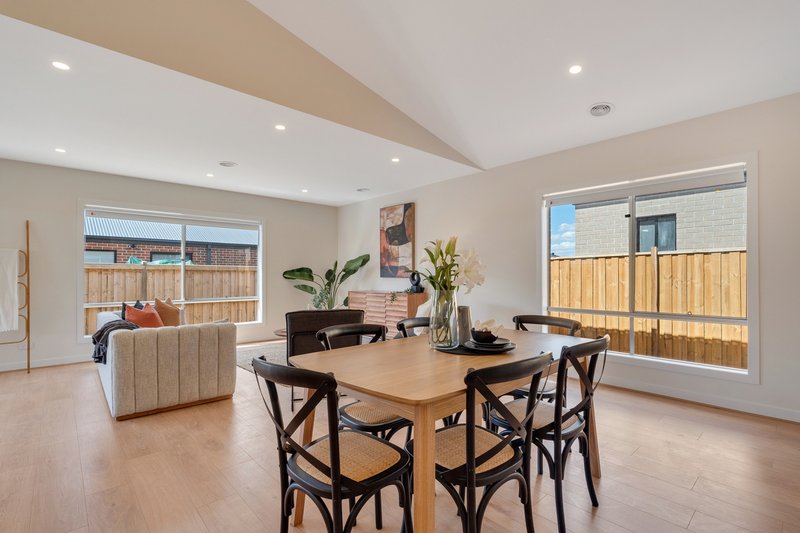 Photo - 4 Foal Way, Kilmore VIC 3764 - Image 11