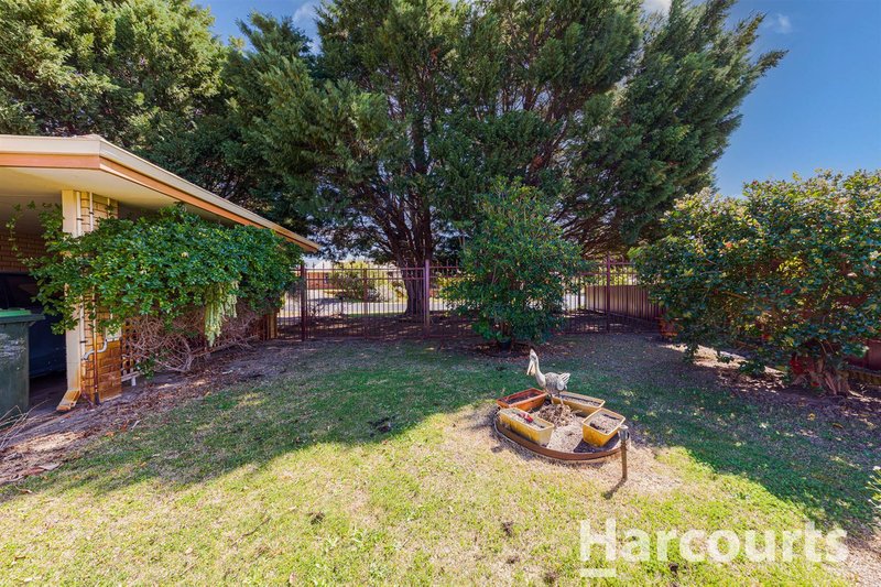 Photo - 4 Foster Road, Coodanup WA 6210 - Image 14