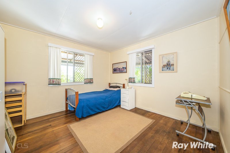 Photo - 4 Foster Street, Bongaree QLD 4507 - Image 10