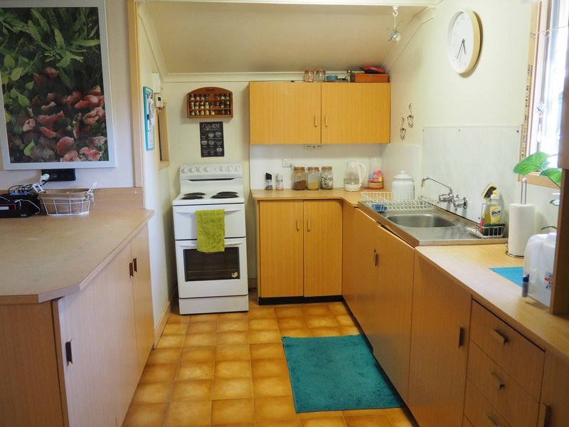 Photo - 4 Fourth Avenue, Mount Isa QLD 4825 - Image 7