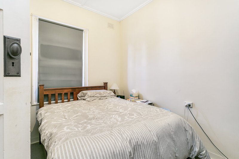 Photo - 4 Foxgreen Avenue, Findon SA 5023 - Image 7