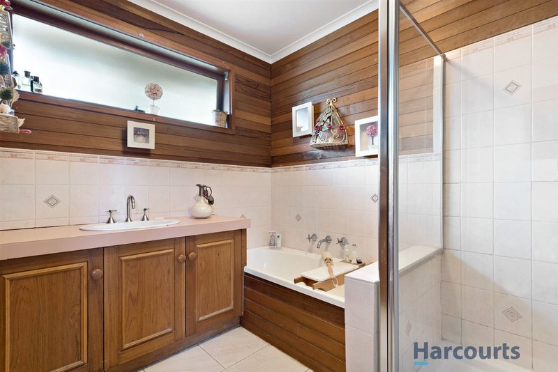 Photo - 4 Fran Court, Glen Waverley VIC 3150 - Image 9