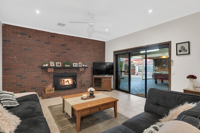 Photo - 4 Fran Court, Werribee VIC 3030 - Image 12