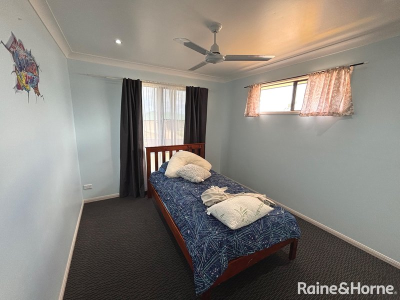 Photo - 4 Frangipani Drive, Kingaroy QLD 4610 - Image 11