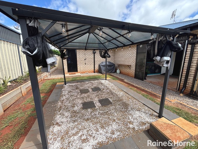 Photo - 4 Frangipani Drive, Kingaroy QLD 4610 - Image 14