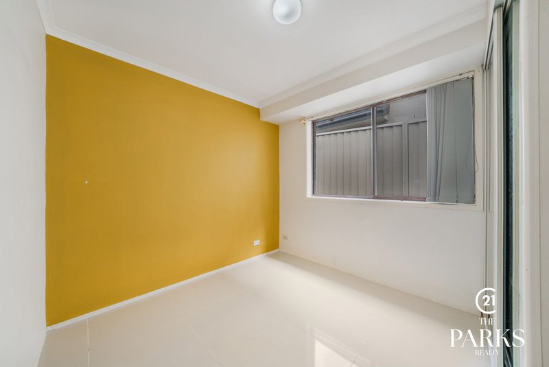 Photo - 4 Franklin Place, Bossley Park NSW 2176 - Image 12