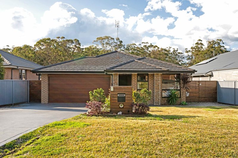 4 Fred Avery Drive, Buttaba NSW 2283