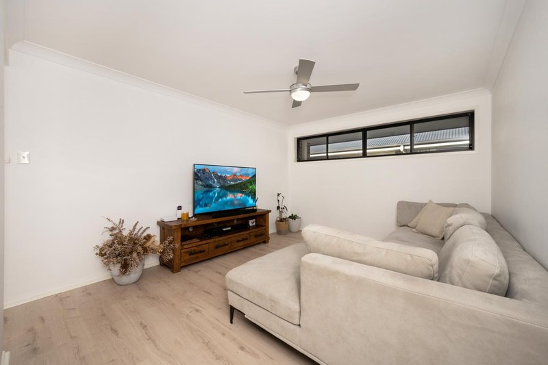 Photo - 4 Fred Avery Drive, Buttaba NSW 2283 - Image 15