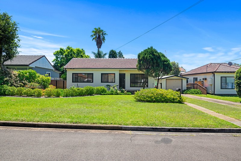 Photo - 4 French Avenue, Toongabbie NSW 2146 - Image 7