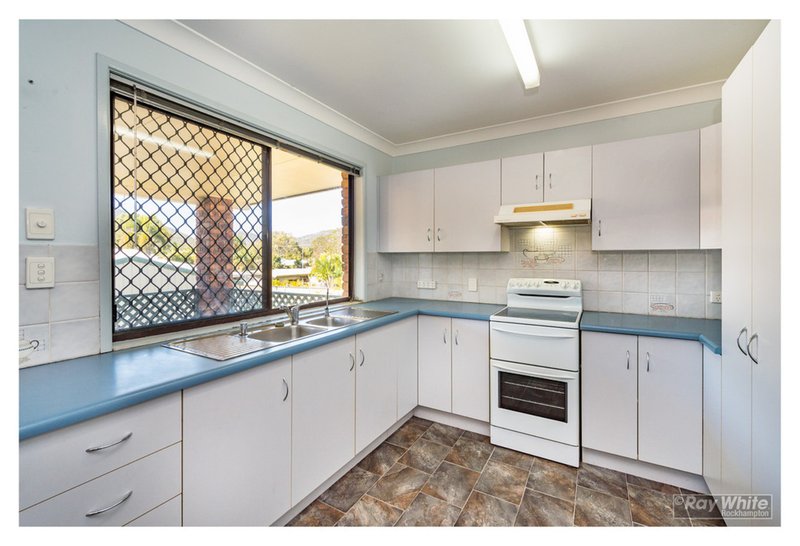 Photo - 4 Frisch Street, Norman Gardens QLD 4701 - Image 7