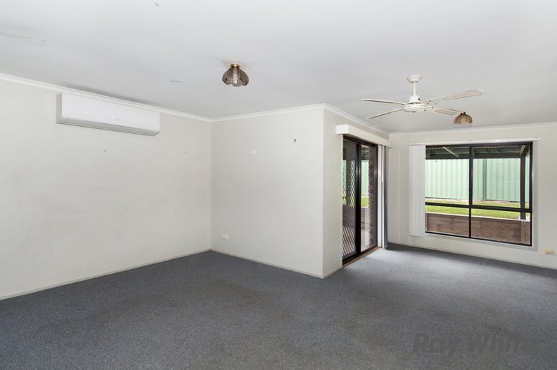 Photo - 4 Front Ct , Marsden QLD 4132 - Image 7