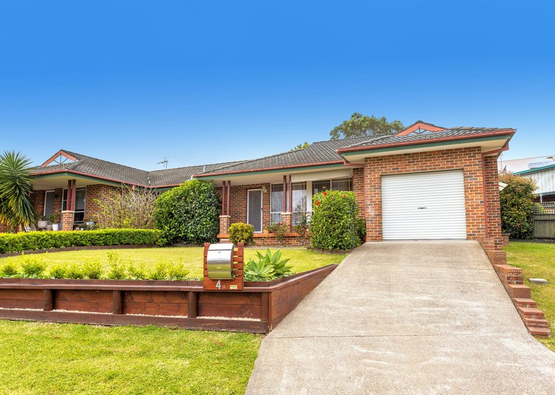 4 Gannet Crescent, Old Bar NSW 2430