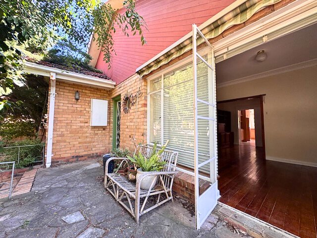 Photo - 4 Garden Street, Box Hill North VIC 3129 - Image 2