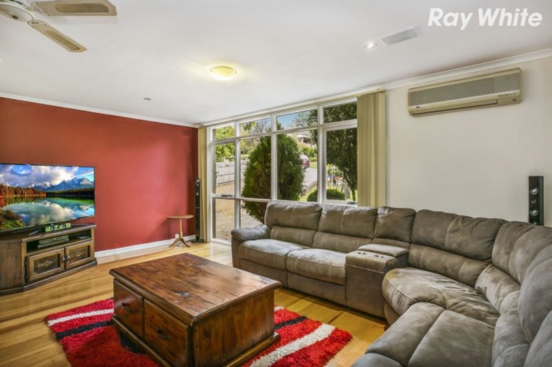 Photo - 4 Gardenia Street, Pakenham VIC 3810 - Image 3