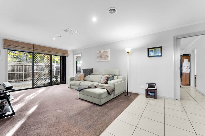 Photo - 4 Garnet Close, Skye VIC 3977 - Image 2