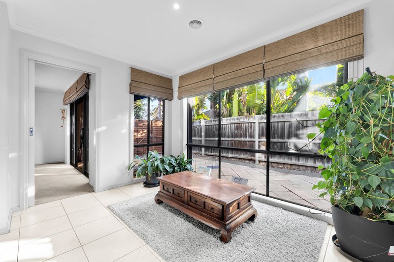 Photo - 4 Garnet Close, Skye VIC 3977 - Image 3