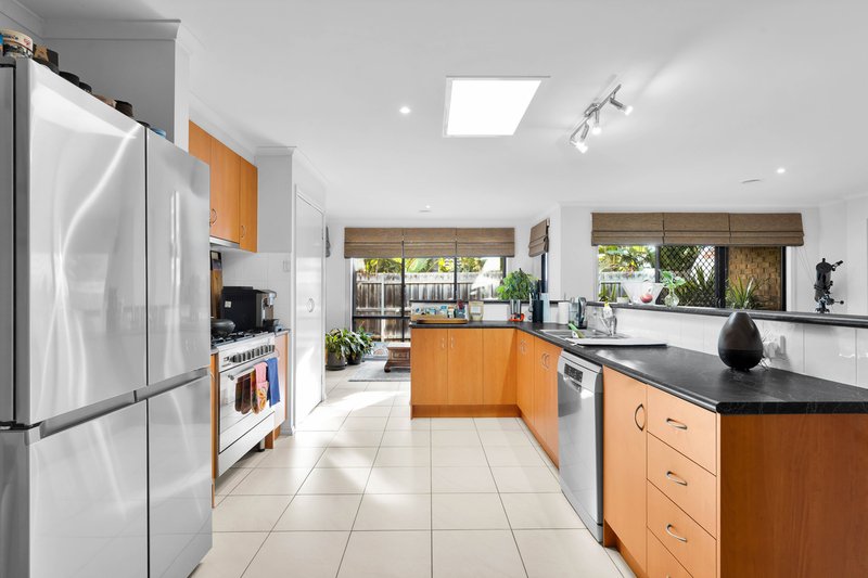Photo - 4 Garnet Close, Skye VIC 3977 - Image 4