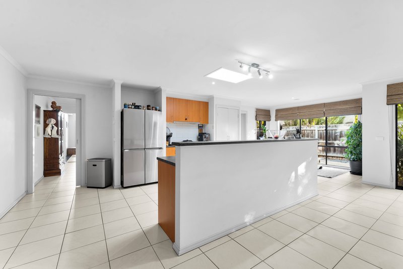 Photo - 4 Garnet Close, Skye VIC 3977 - Image 5