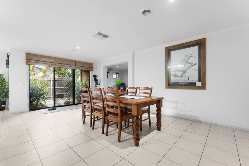 Photo - 4 Garnet Close, Skye VIC 3977 - Image 6