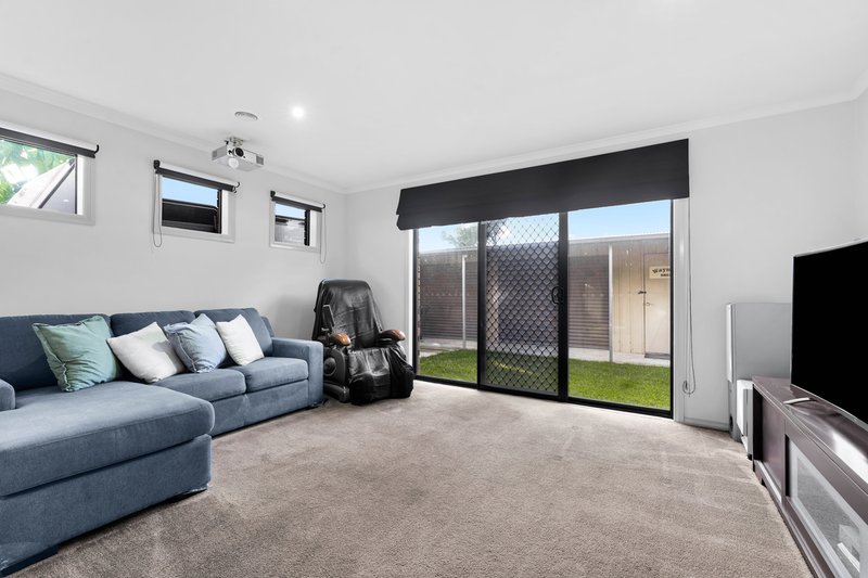 Photo - 4 Garnet Close, Skye VIC 3977 - Image 7