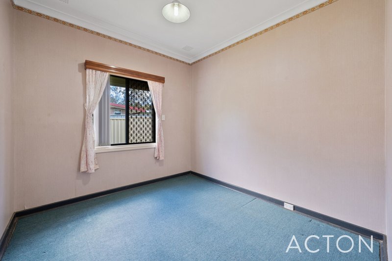 Photo - 4 Garry Street, Coolbellup WA 6163 - Image 9